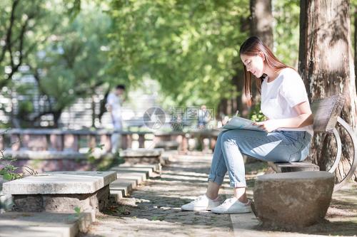 零基础怎么学英式英语口语_学英式英语词典_学音标学美式还是日式