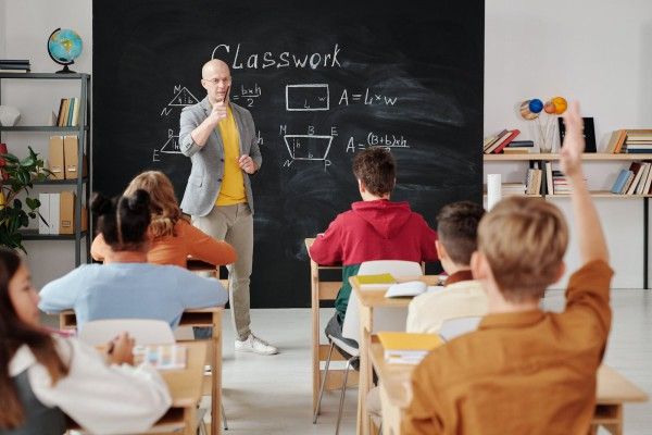 成都汽修学校让学生学好汽修检测