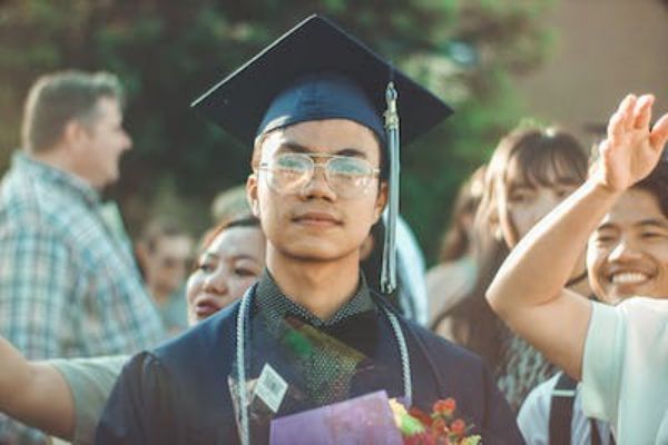 德阳卫校医学检验技术专业收费标准是多少