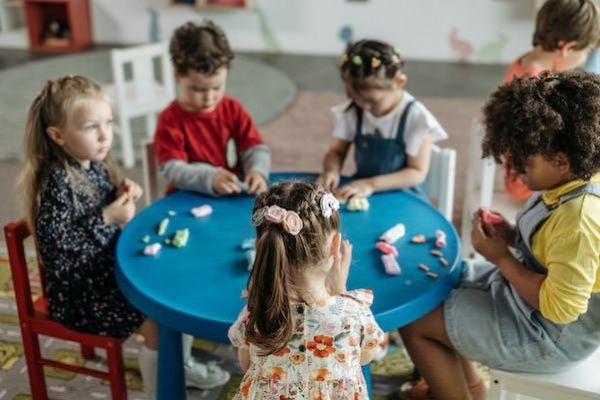 初中毕业成绩不是很好可以学幼师吗？初中完成学业分数线不是很好可以学学前吗？